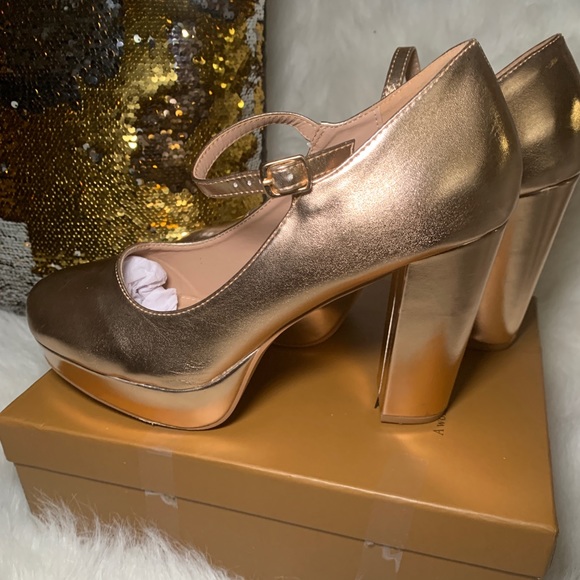 Rose Gold Platform Pumps - Picture 6 of 13